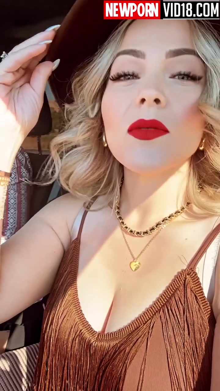 Jocelyn Valenzuela  new video is so sexy!!!