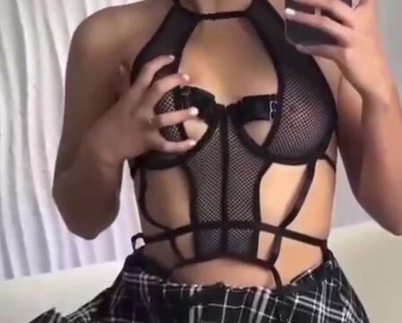 Wbery Fansly  nude video showing off her nipple!!!