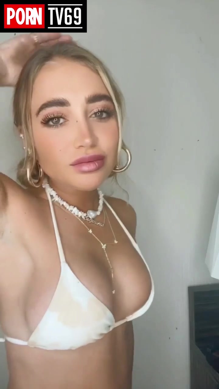 Georgia Harrison  nude video showing off her big breasts!!!