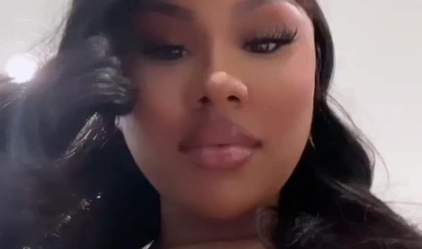 Ari Fletcher nude showing off her big breasts!!!