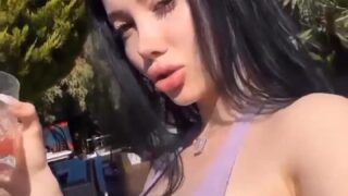 Türk Ifşa new video showing off her big breasts is hot viral!!!