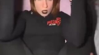 Brujita Roja – The Beautiful Pizza Delivery Girl Gets Fucked Hard